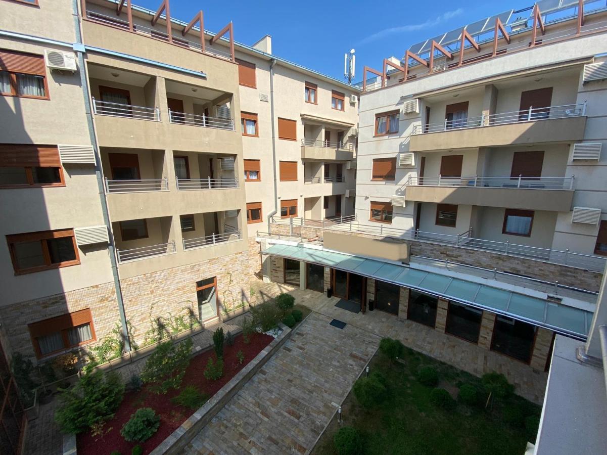 Apartman Bozur Apartamento Vrnjačka Banja Exterior foto